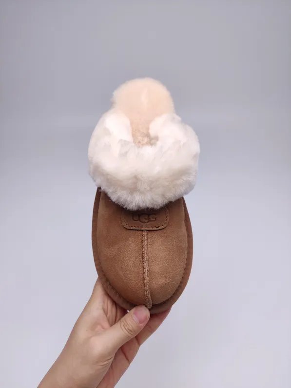 💰360 UGG sheepskin all-in-one snow boots 5125 casual fur mops. In stock: 35-40 yards. Color: maroon gray pink.